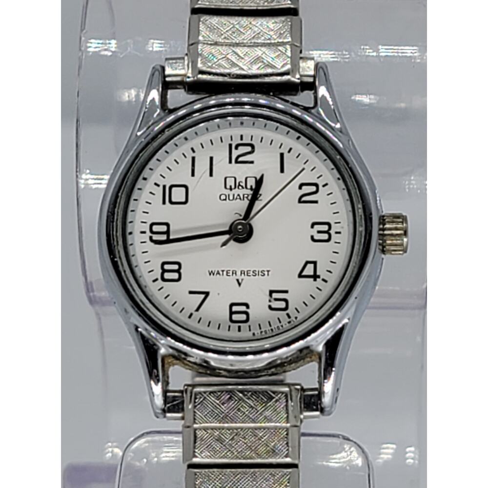 Classic Q&Q by Citizen Silver-tone Women's Quartz Watch